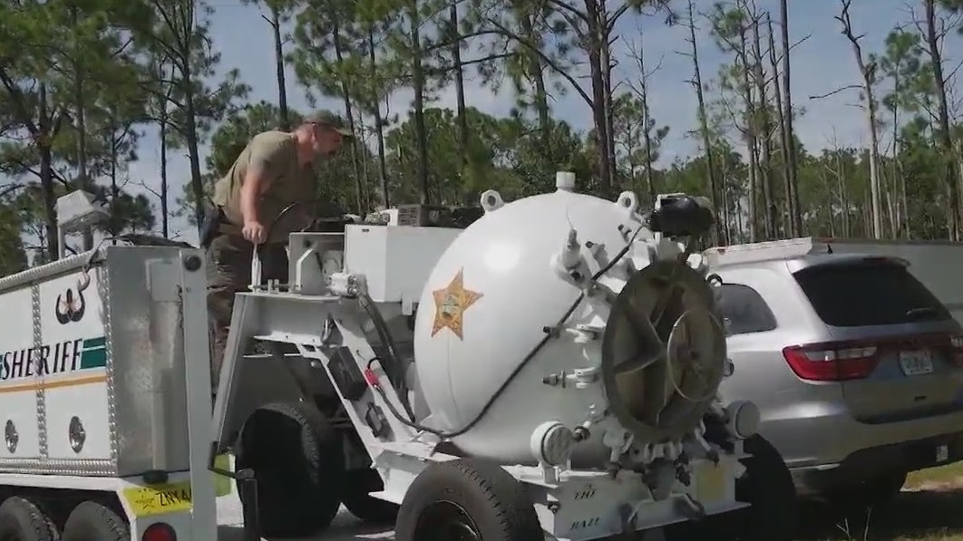 Pipe bomb left at car wash, deputies say