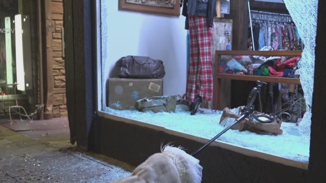 Smash-and-grab burglaries in San Fernando Valley
