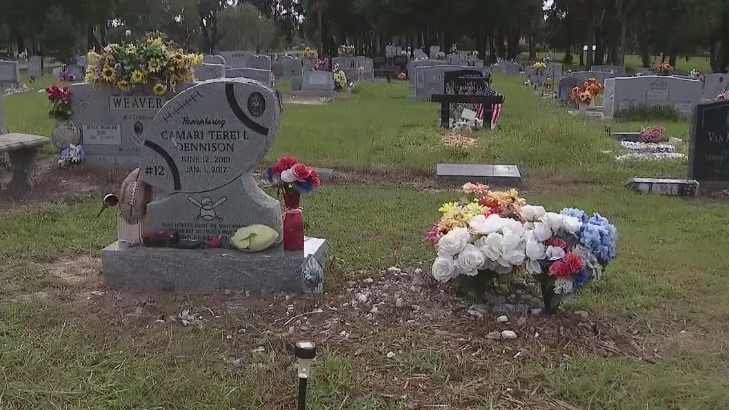 2 headstones damaged at Florida cemetery