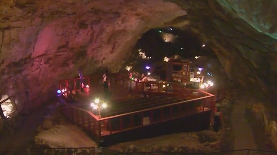 Tourists stuck 200 feet underground after Grand Canyon Caverns elevator breaks