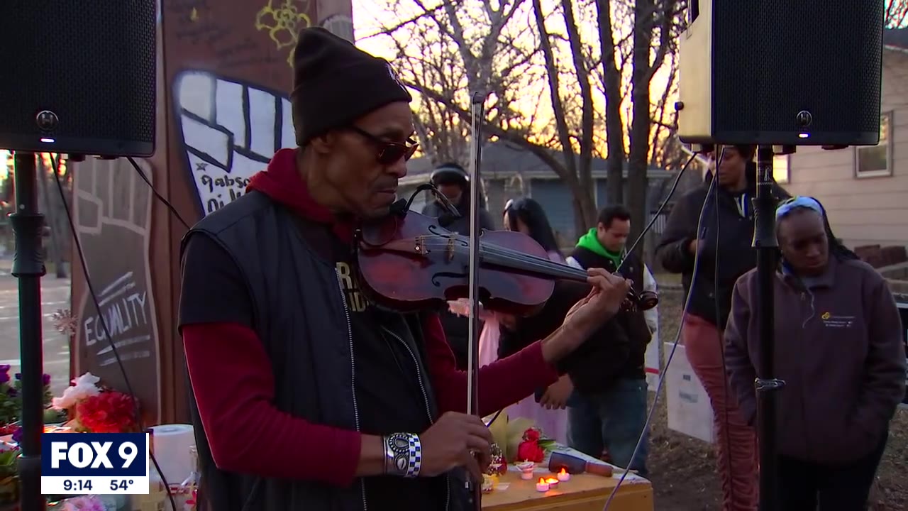 Brooklyn Center community honors Daunte Wright with candlelight vigil a year after his death