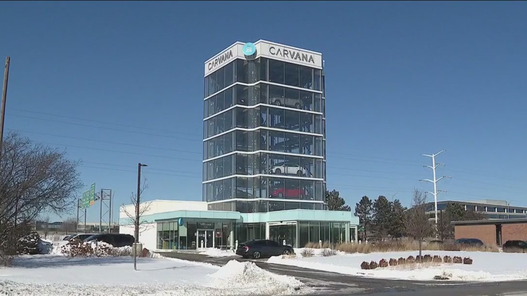 Carvana glass tower in Skokie hits another roadblock