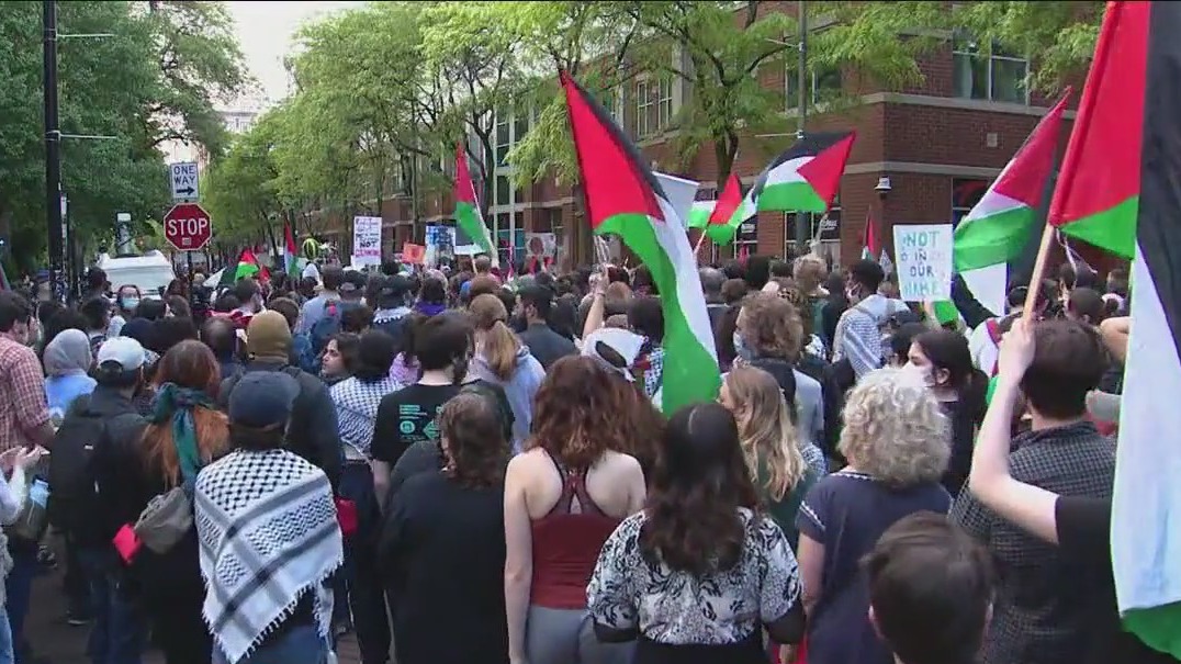 Protesters gather after DePaul University dismantles encampment