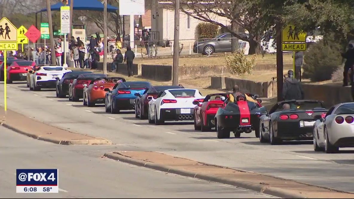 Parade held to celebrate South Oak Cliff football team's state title