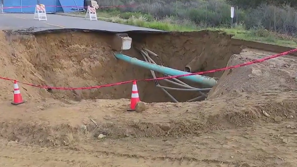 Chatsworth sinkhole continues to grow