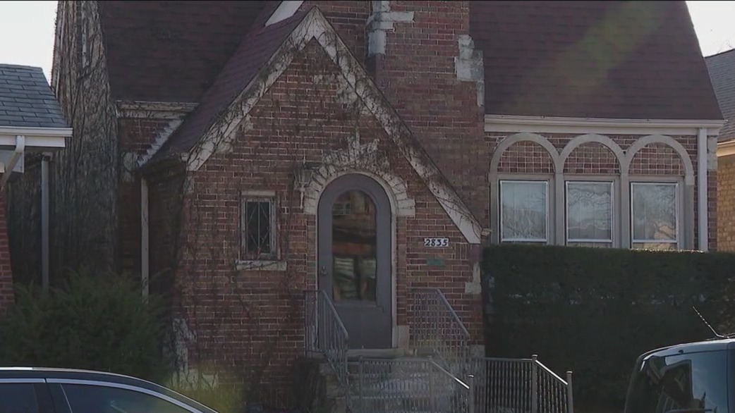 Possible remains found inside West Rogers Park home
