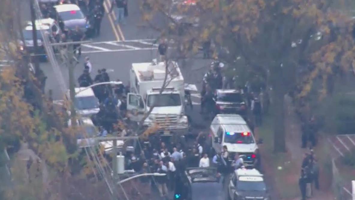 Suspect arrested after 2 Newark police officers were shot