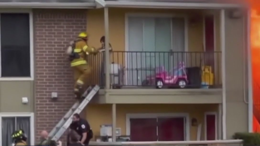 Children rescued from Texas City apartment fire