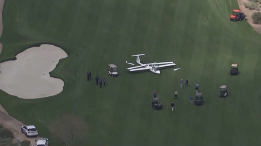 No injuries reported after glider lands on golf course in North Scottsdale