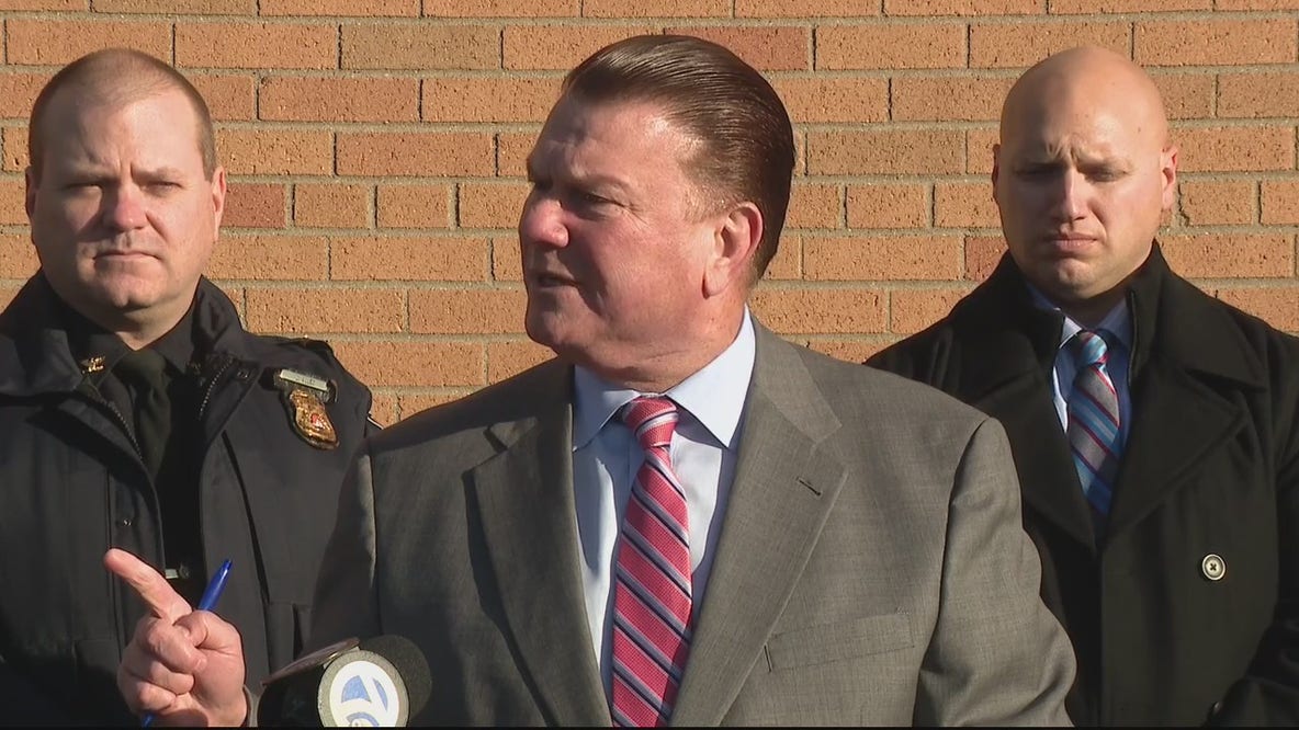 Teacher charged with making threats at St. Clair Shores middle school