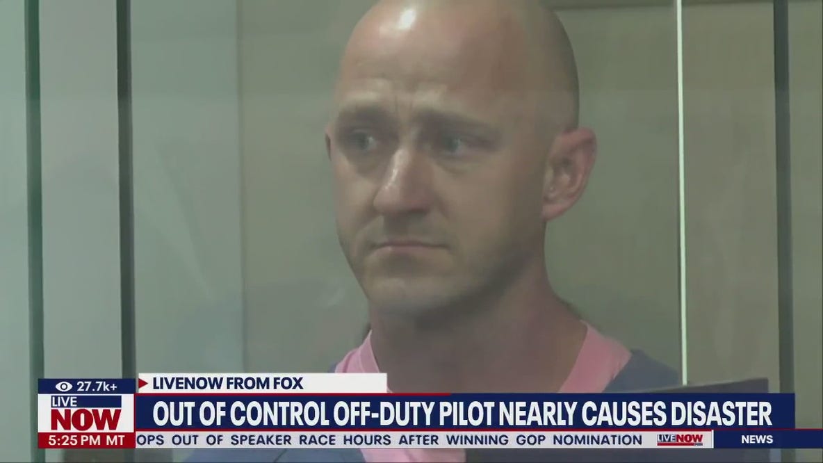 Former Alaska Airlines pilot who tried to cut engines mid-flight gets no prison time