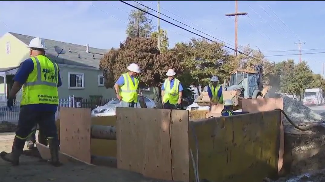 San Jose utility crews work to fix water main break