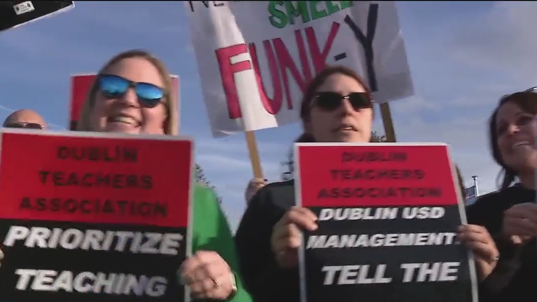 East Bay teachers coalition holds rallies for better wages, benefits