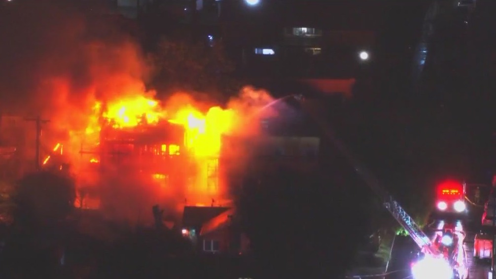 Fire tears through apartment building in North Hollywood