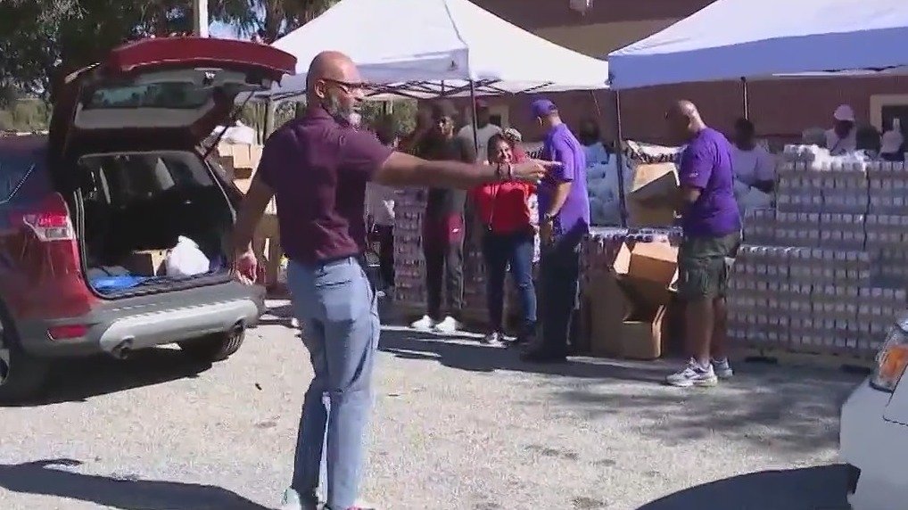 Annual ‘Fultzgiving’ food distribution event