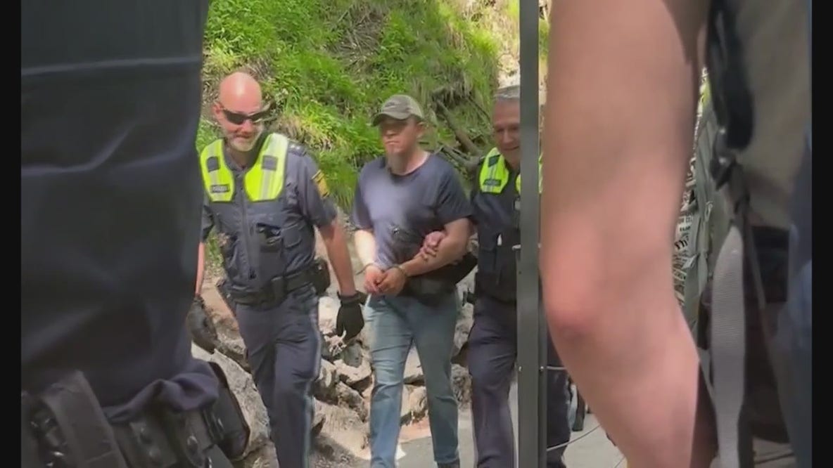 Lincoln Park man arrested for pushing, 2 women from German castle, killing 1