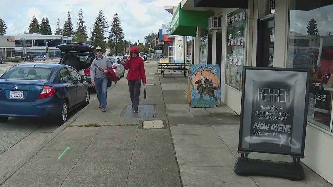 Caltrans project set to rid Woodside Road of all street parking for bike lanes