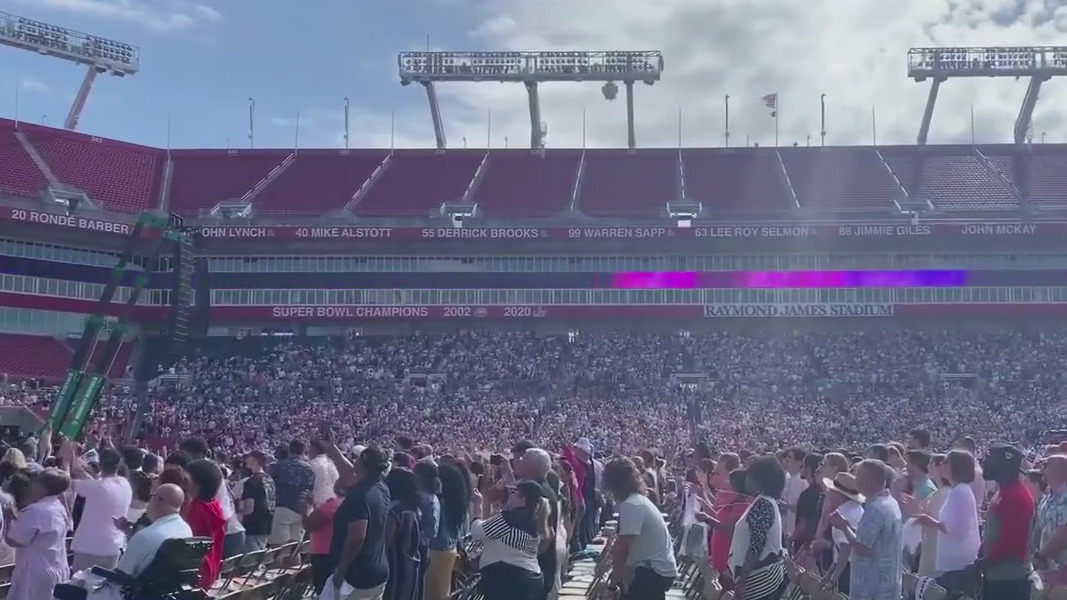 Tony Dungy part of Easter service at Ray J