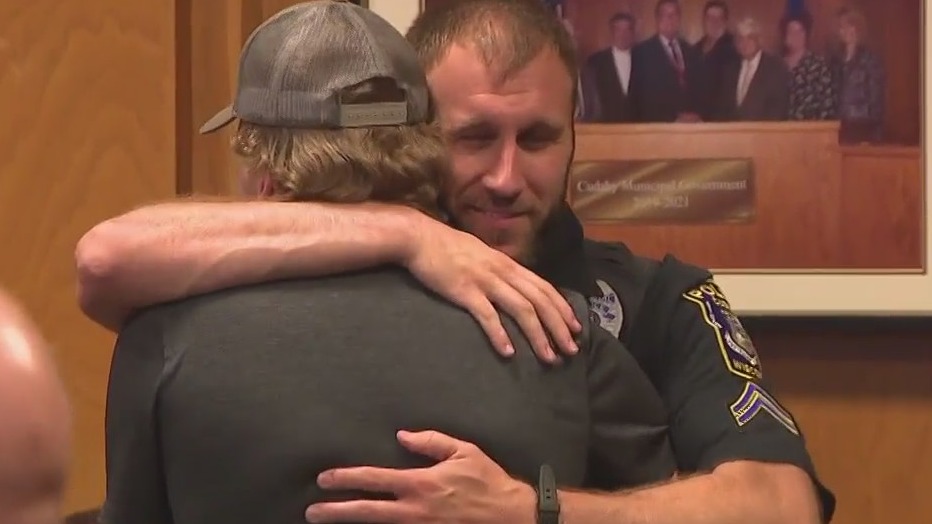 Cudahy officers, citizen hailed as heroes