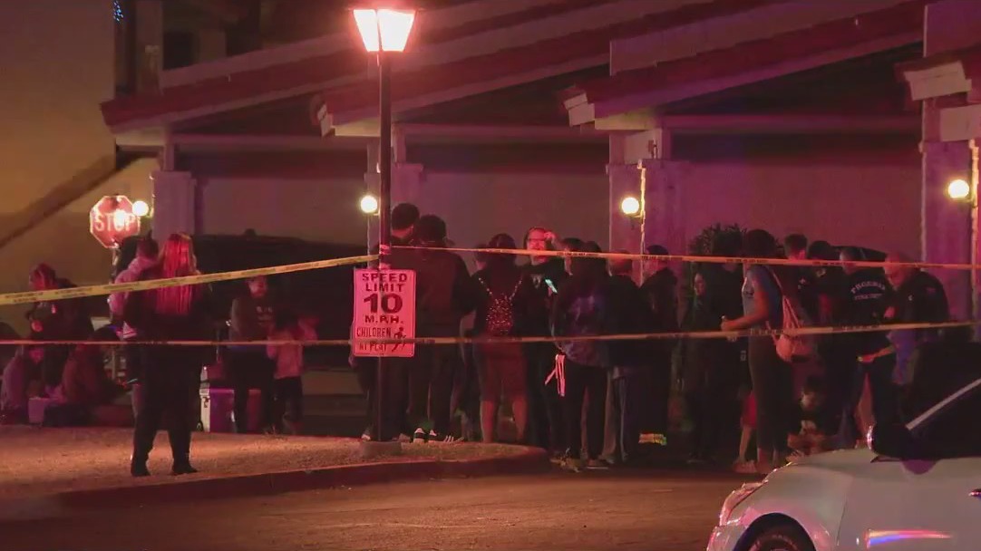 Dozens evacuated due to Phoenix apartment gas leak