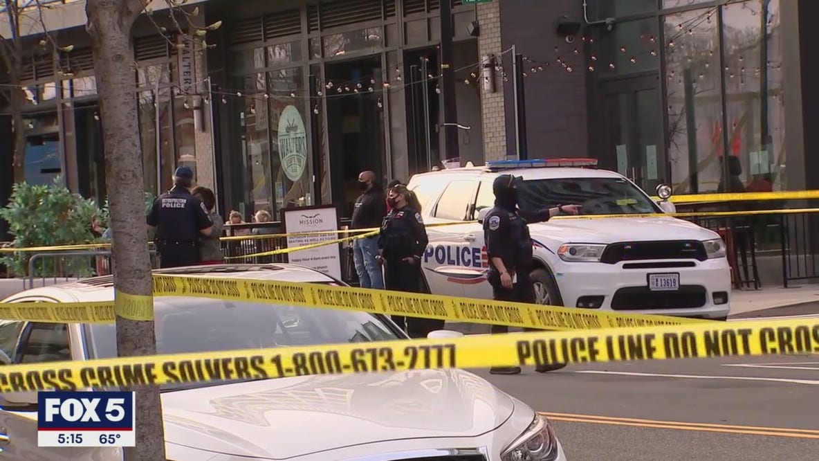 Navy Yard shooting: Suspect fires into Buffalo Wild Wings at victim