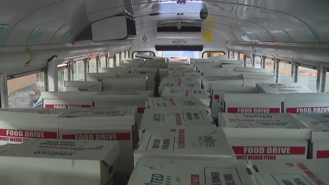Stuff The Bus: Gilbert high school students donate food ahead of Thanksgiving