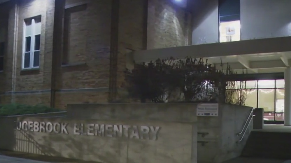 Swastika drawings reportedly found at Chicago elementary school