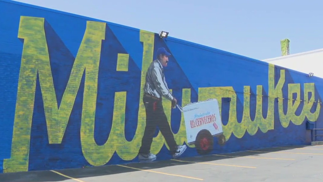 New paletero mural debuts in Milwaukee