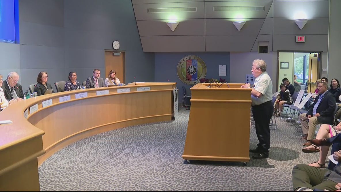 Proposed single middle school math track upsets Troy parents