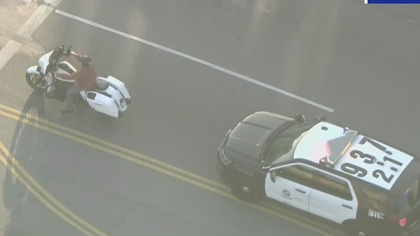 Motorcyclist leading LAPD on chase