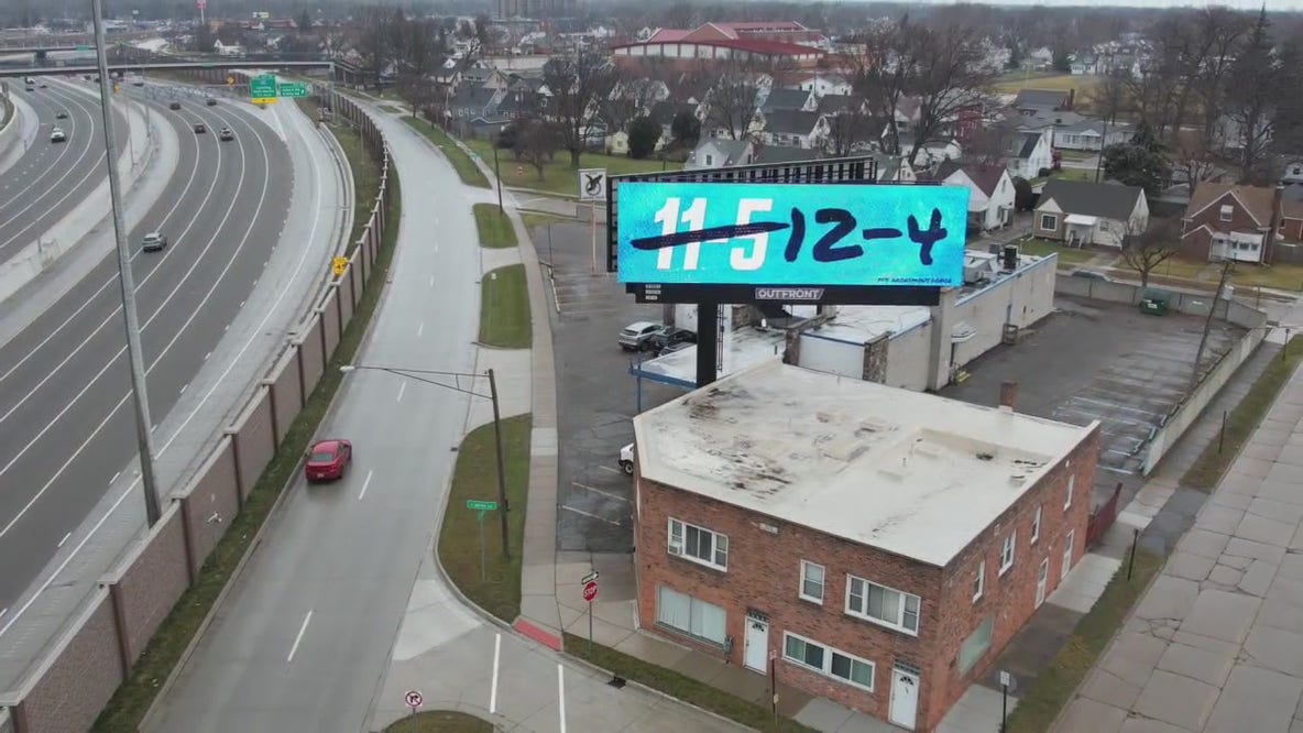 'Decker Reported' says batch of billboard signs across the state from anonymous Lions fans