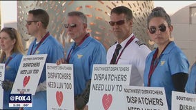 Dozens of dispatchers picket at Love Field ahead of holiday travel season
