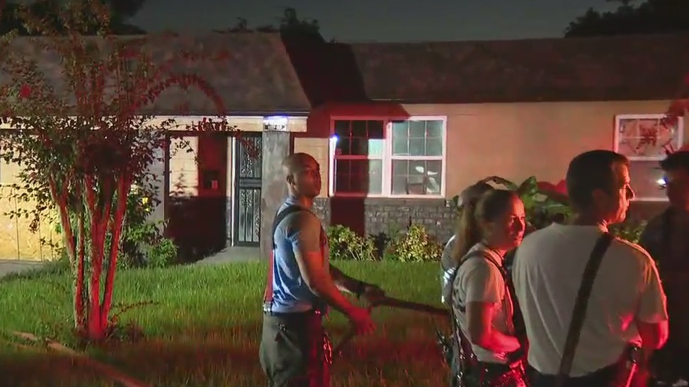 Fire tears through Orlando home early Tuesday morning