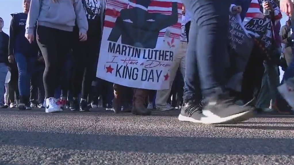 Thousands in Phoenix march to honor MLK Jr.