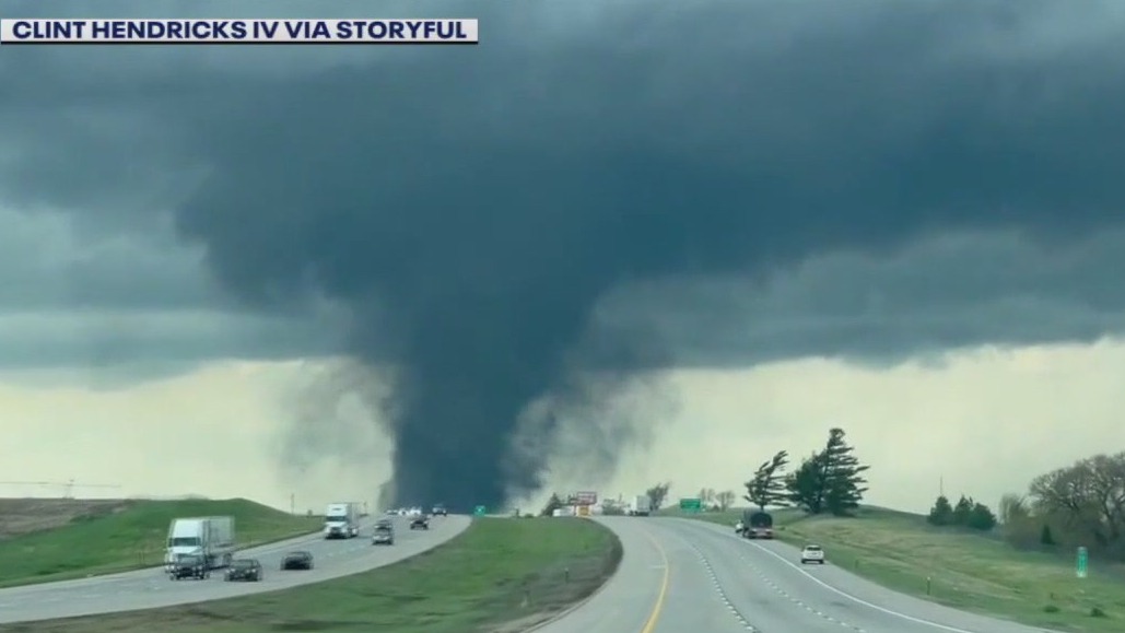 Massive tornado forms in Nebraska