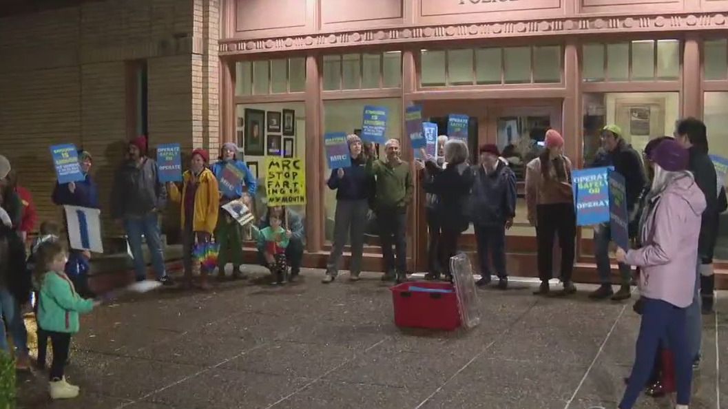 Residents protest repeated, toxic emissions from Martinez refinery