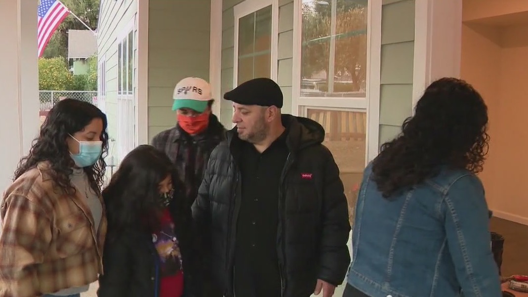 Pasadena family becomes homeowners thanks to Habitat for Humanity