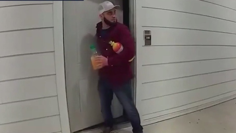 Burglar steals booze from unlocked apartment