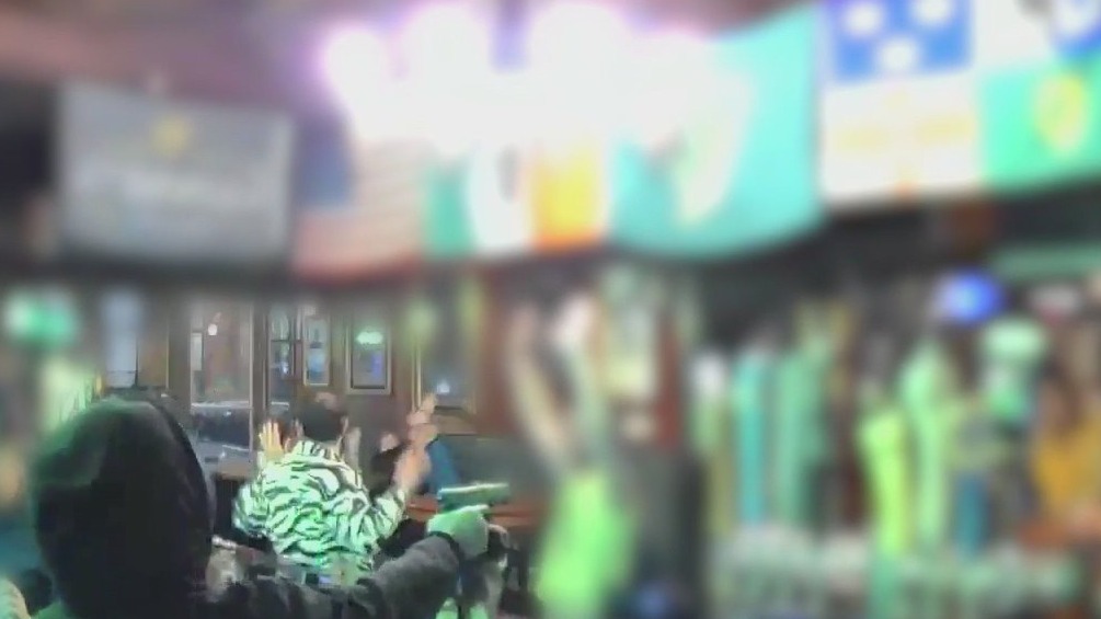 Armed thieves rob Irish Nobleman pub, patrons overnight