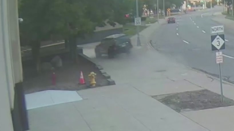 Video released of speeding Jeep in fatal crash which hit Macomb County court building