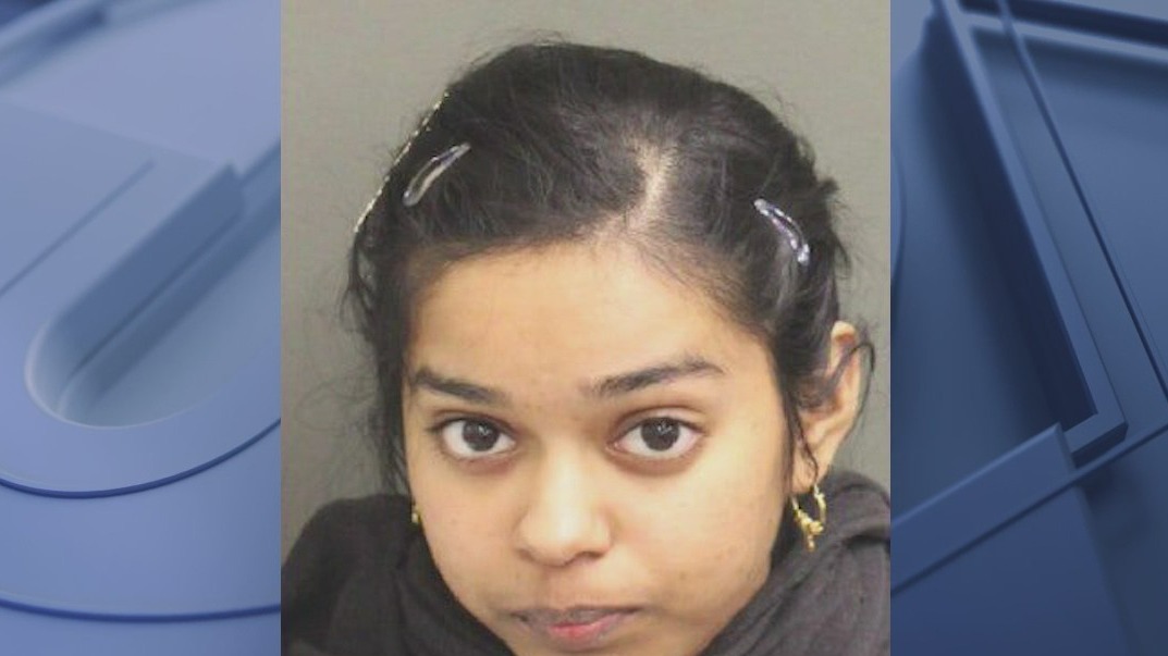 Orlando woman accused of stabbing sister to death for flirting with her boyfriend