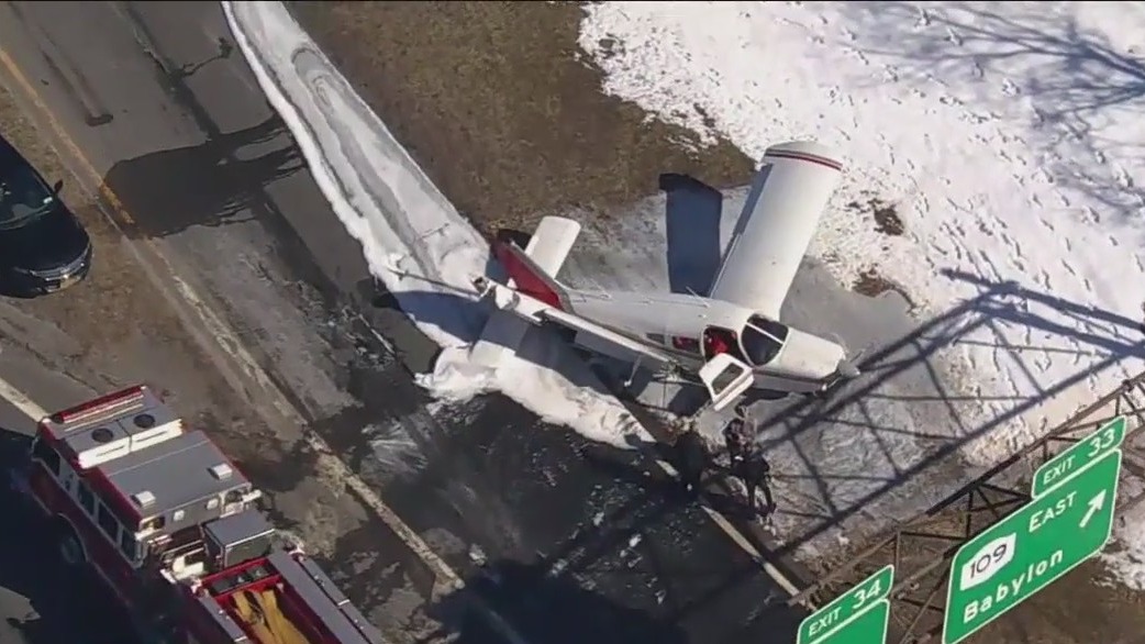Plane lands on LI's Southern State Parkway