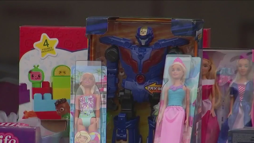 Austin area car club collects toys for children in CPS care