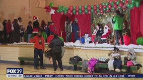 Holiday shopping, party for Philly families hosted by police