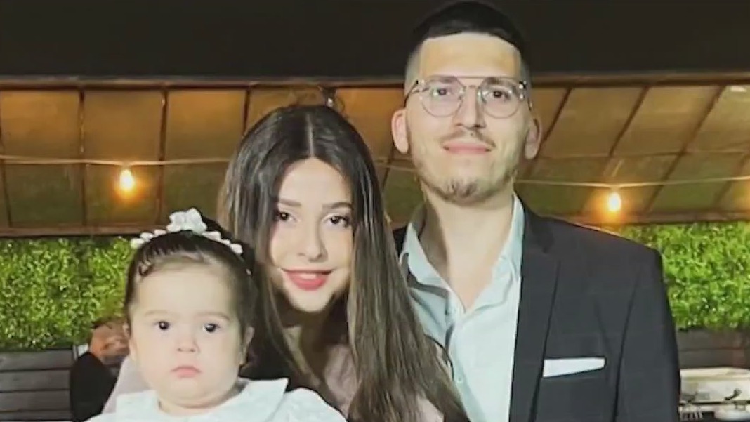 Florida mom stays in Israel to show support