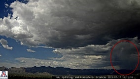 Monsoon storm develops in Tucson