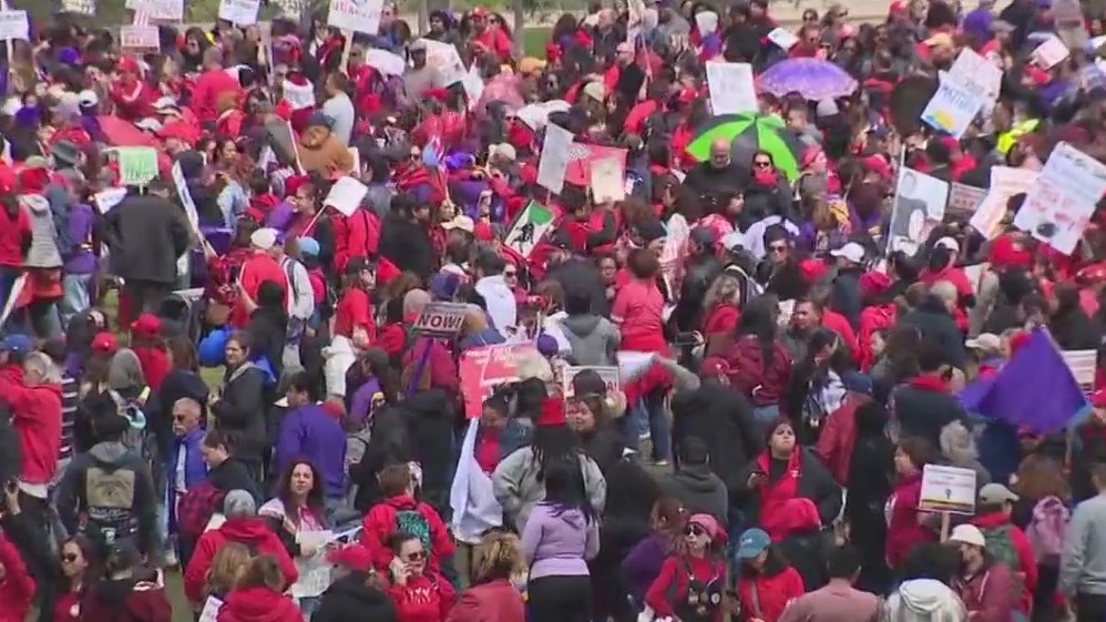 LAUSD schools reopen Friday as 3-day strike ends