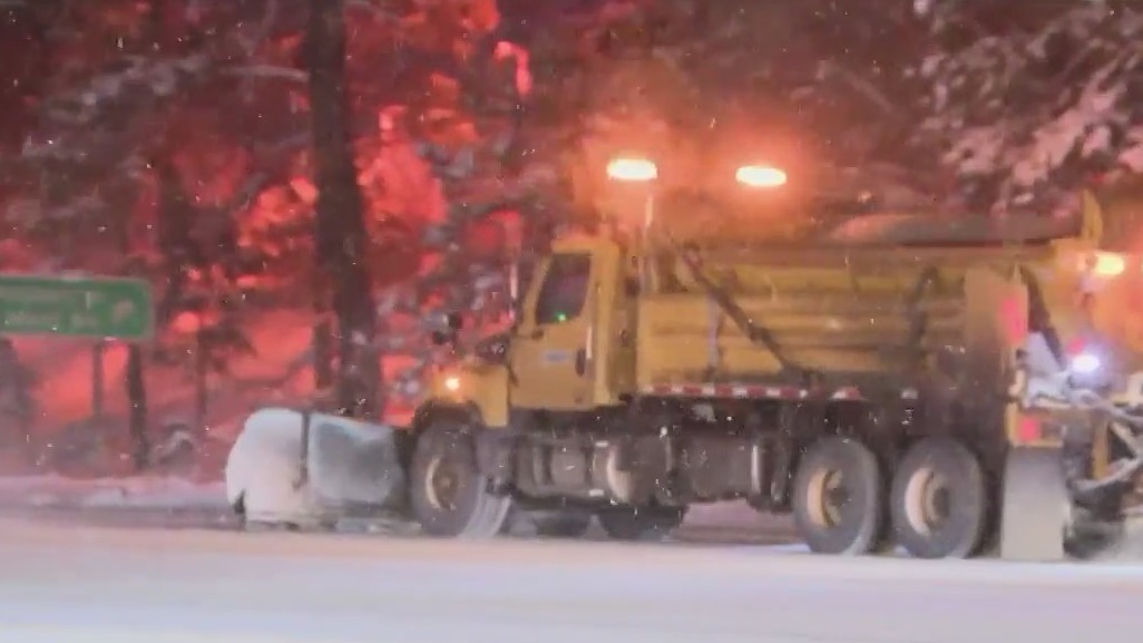 Snow plows working to keep northern Arizona roads safe