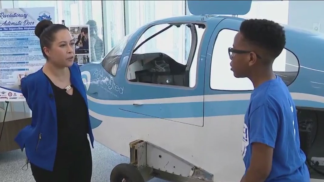First licensed armless pilot showcases 'impossible airplane' to Chicago aviation campers