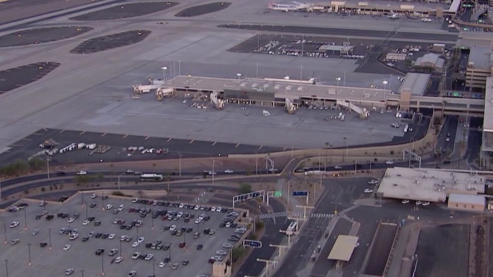 Deadly parking lot crash at Phoenix Sky Harbor Airport slows holiday weekend traffic